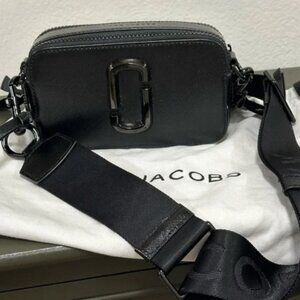 NEW Marc Jacobs the SNAPSHOT Crossbody Bag Black